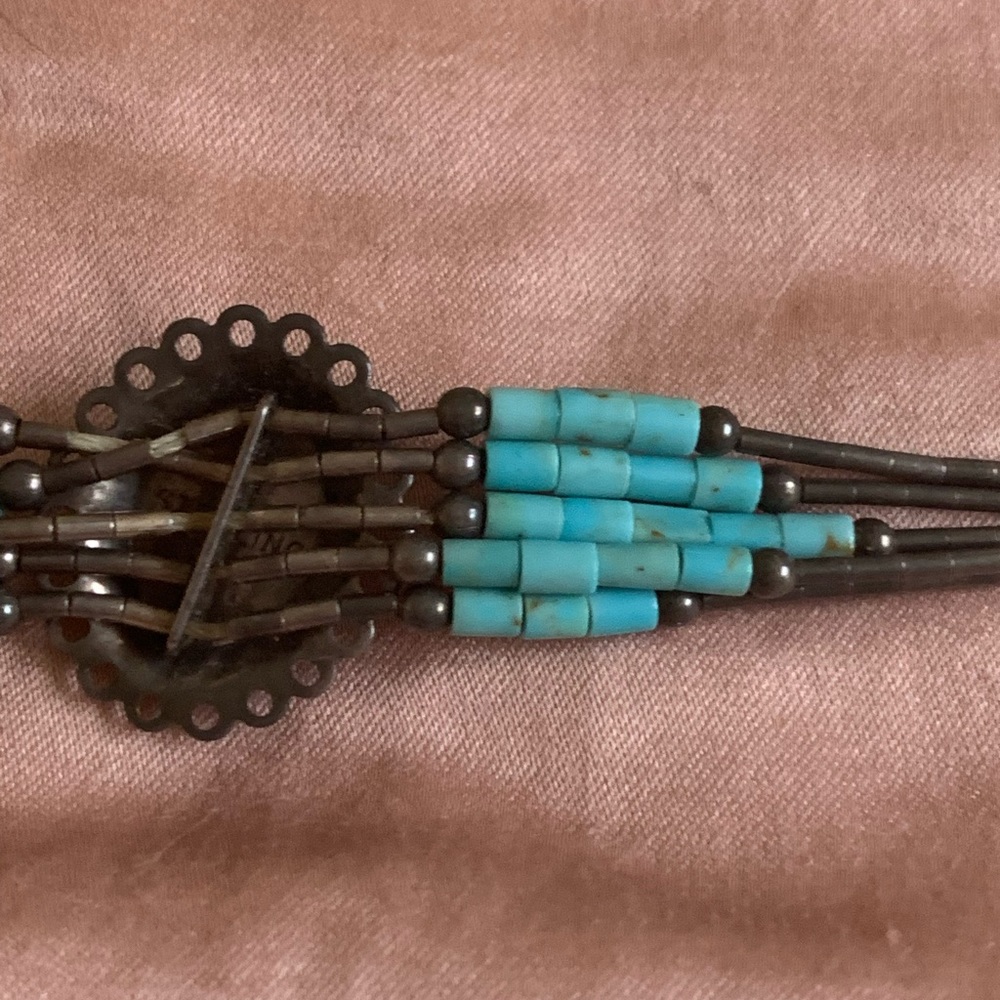 Vintage Native American liquid silver turquoise bracelet - Picture 4 of 5